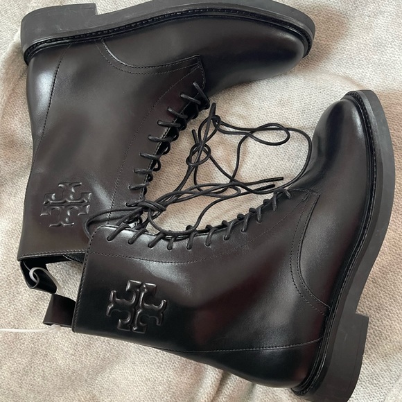 TORY BURCH DOUBLE T LEATHER WOMEN’S SIZE 7 ANKLE BOOT